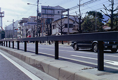 ボックスビーム(分離帯用-土中用・コンクリート用 Bm、Am種)